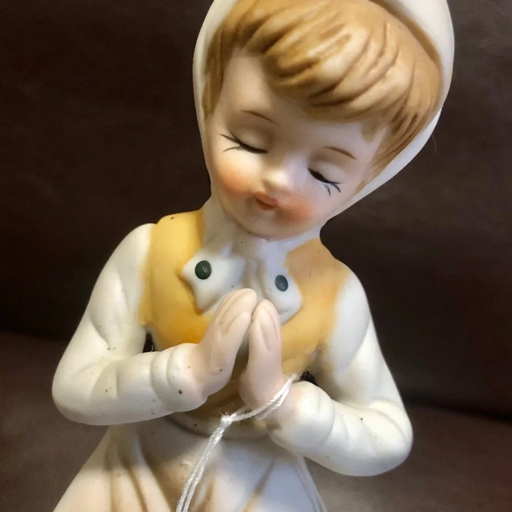VINTAGE SAN REMO CAPODIMONTE ITALIAN IMPORTS  PORCELAIN CERAMIC BISQUE FIGURINE